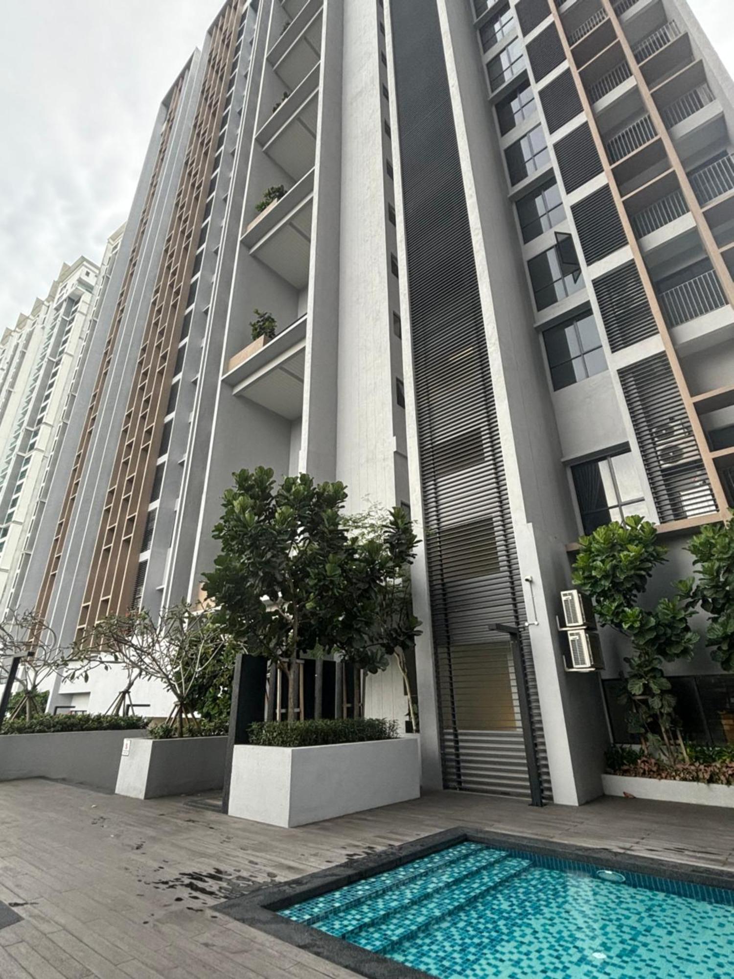 Skytrees Comfort With Simple Design Concept Apartment