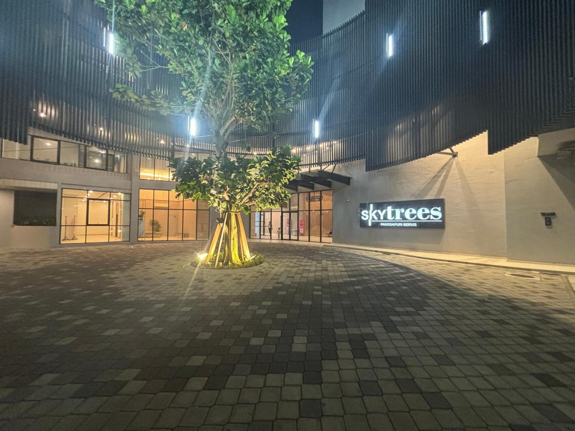 Skytrees Comfort With Simple Design Concept Apartment